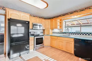 136 SW 3rd Ave, Castle Rock, WA 98611 - Photo 5