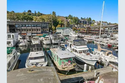 2040 Westlake Avenue N #14, Seattle, WA 98109 - Photo 13