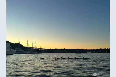 2040 Westlake Avenue N #14, Seattle, WA 98109 - Photo 35