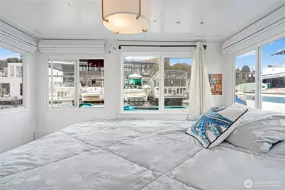 2040 Westlake Avenue N #14, Seattle, WA 98109 - Photo 23