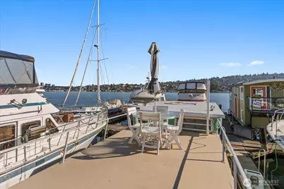 2040 Westlake Avenue N #14, Seattle, WA 98109 - Photo 7