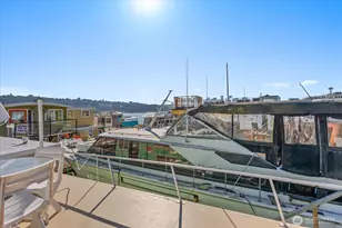 2040 Westlake Ave N, Seattle, WA 98109 - Photo 9