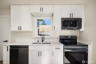 12215 44th Ave S, Tukwila, WA 98178 - Photo 9