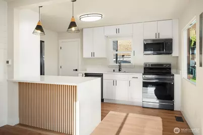 12215 44th Avenue S, Tukwila, WA 98178 - Photo 7