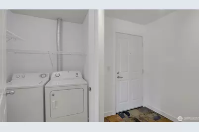 300 110th Avenue NE #605, Bellevue, WA 98004 - Photo 27