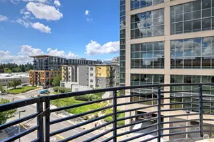 300 110th Ave NE, Bellevue, WA 98004 - Photo 17