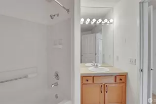 300 110th Ave NE, Bellevue, WA 98004 - Photo 21