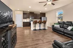 985 Riley Dr E, Enumclaw, WA 98022 - Photo 5