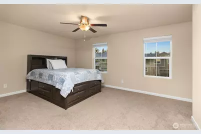 985 Riley Drive E, Enumclaw, WA 98022 - Photo 17