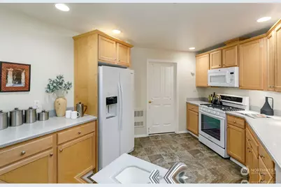 8500 Main Street #F305, Edmonds, WA 98026 - Photo 9