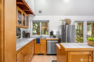 16273 Reitan Rd NE, Bainbridge Island, WA 98110 - Photo 17