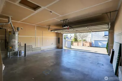 16761 Woodside Drive SE, Renton, WA 98058 - Photo 11