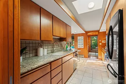 18710 88th Avenue W, Edmonds, WA 98026 - Photo 15