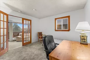 9256 Interlake Ave N, Seattle, WA 98103 - Photo 5