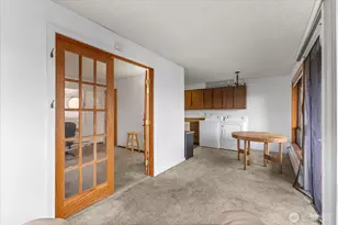 9256 Interlake Ave N, Seattle, WA 98103 - Photo 7