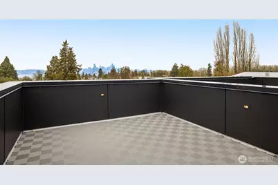 2105 SW Genesee Street SW, Seattle, WA 98106 - Photo 17