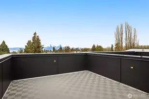 2105 SW Genesee Street SW, Seattle, WA 98106 - Photo 17