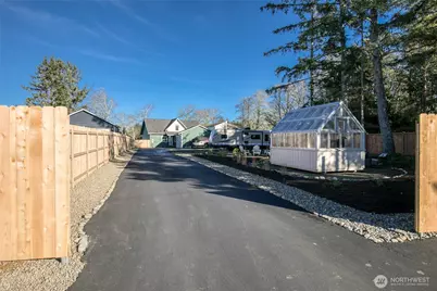 792 Falls Of Clyde Loop SE, Ocean Shores, WA 98569 - Photo 31