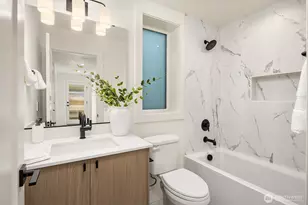 4421 2nd Ave NE, Seattle, WA 98105 - Photo 5