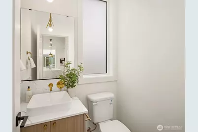 4421 2nd Avenue NE, Seattle, WA 98105 - Photo 11