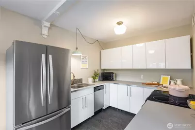 1136 13th Avenue Avenue #305, Seattle, WA 98122 - Photo 9