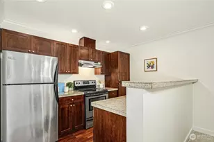 25025 SE Klahanie Blvd, Sammamish, WA 98029 - Photo 7