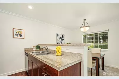 25025 SE Klahanie Boulevard #J102, Sammamish, WA 98029 - Photo 11