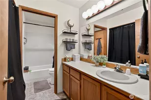 4118 212th St SW, Mountlake Terrace, WA 98043 - Photo 3