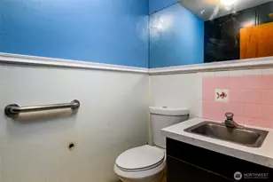 1704 10th Ave, Longview, WA 98632 - Photo 17