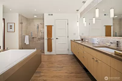 1561 Magnolia Boulevard W, Seattle, WA 98199 - Photo 27