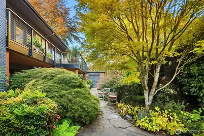 1561 Magnolia Boulevard W, Seattle, WA 98199 - Photo 37