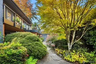 1561 Magnolia Blvd W, Seattle, WA 98199 - Photo 37