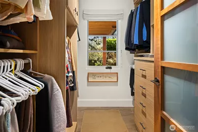 1561 Magnolia Boulevard W, Seattle, WA 98199 - Photo 25