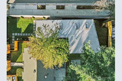 12834 Ashworth Avenue N, Seattle, WA 98133 - Photo 35