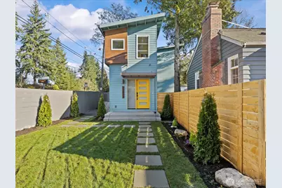 12834 Ashworth Avenue N, Seattle, WA 98133 - Photo 31