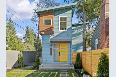 12834 Ashworth Avenue N, Seattle, WA 98133 - Photo 1