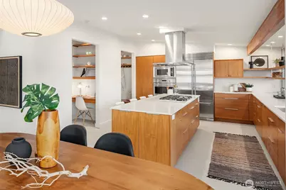 5323 NE 42nd Street, Seattle, WA 98105 - Photo 9