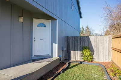 819 134th Street S, Tacoma, WA 98444 - Photo 3
