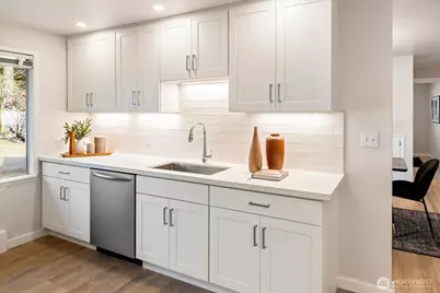 8611 Holly Lane, Edmonds, WA 98026 - Photo 15