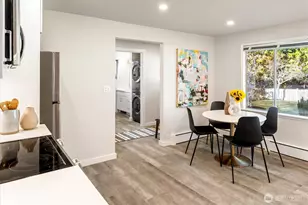 8611 Holly Ln, Edmonds, WA 98026 - Photo 17