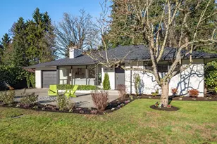 8611 Holly Ln, Edmonds, WA 98026 - Photo 3