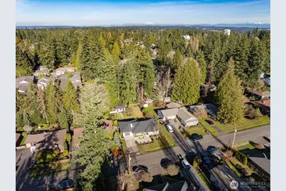 8611 Holly Lane, Edmonds, WA 98026 - Photo 33