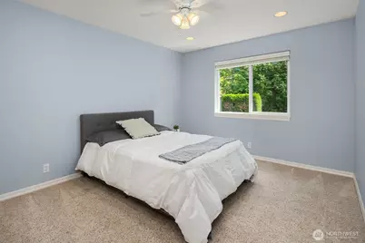 25417 NE 3rd Place, Sammamish, WA 98074 - Photo 23