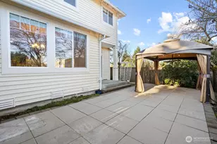 18704 109 Ln SE, Renton, WA 98055 - Photo 33