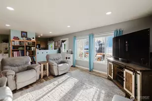 387 Max William Loop, Poulsbo, WA 98370 - Photo 5