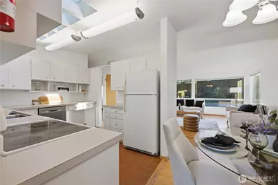 9004 NE 178th Street, Bothell, WA 98011 - Photo 11