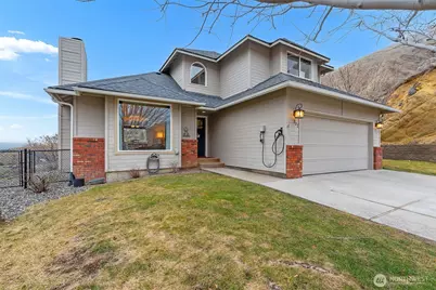222 Austin Ave, Wenatchee, WA 98801 - Photo 3