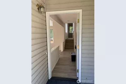 13820 SE Newport Way, Bellevue, WA 98006 - Photo 3