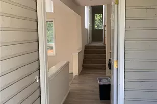 13820 SE Newport Way, Bellevue, WA 98006 - Photo 3