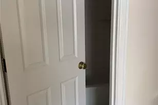 13820 SE Newport Way, Bellevue, WA 98006 - Photo 15